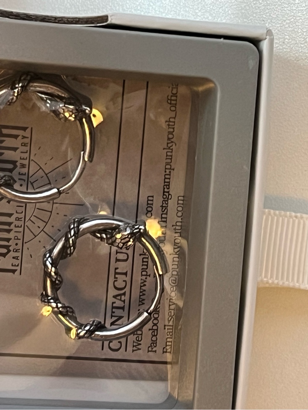 New Goth style snake hoops silver tone cuff collar - Picture 4 of 5